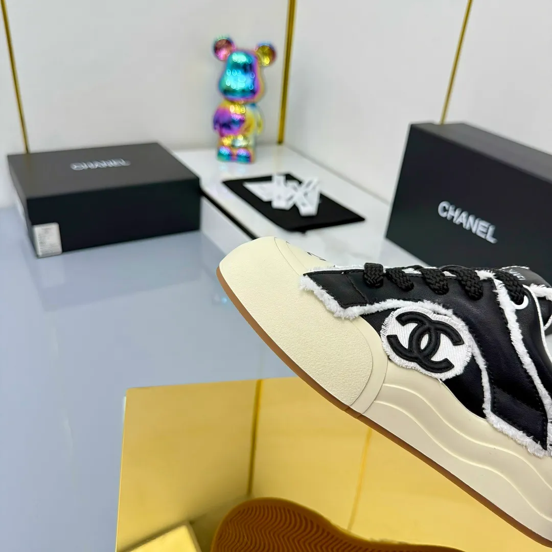 👟👟Ex-factory price 620👟👟 Chanel bread shoes ~ original calfskin panda shoes Chanel 25C latest hot style panda black and white sports shoes casual sneakers Xiaoxiang hot item classic black and white panda color coco girls must pay Fabric: original custom mixed sheepskin lining: original imported breathable mesh lining outsole: Original molded rubber + TPU combination Size: Women's 35-41 Buy now👉
